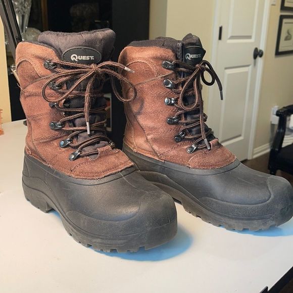 Quest Winter Boots - Picture 1 of 12